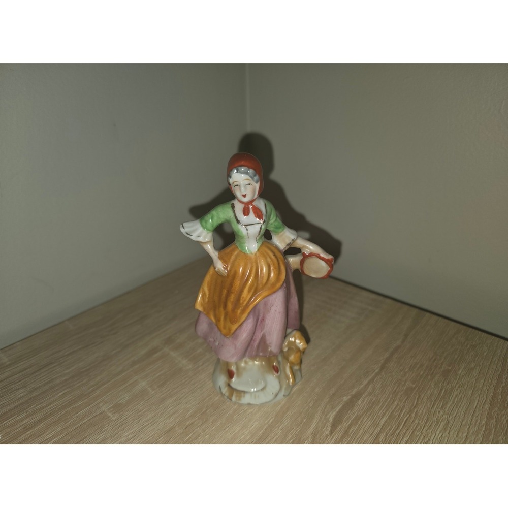 Vintage Occupied Japan Porcelain Figurine Colonial Woman Hand Painted 4.5‎ Inch